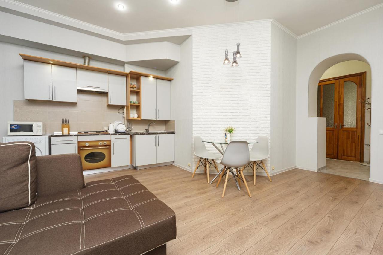 אודסה Apartment Zhukovskogo 17 מראה חיצוני תמונה