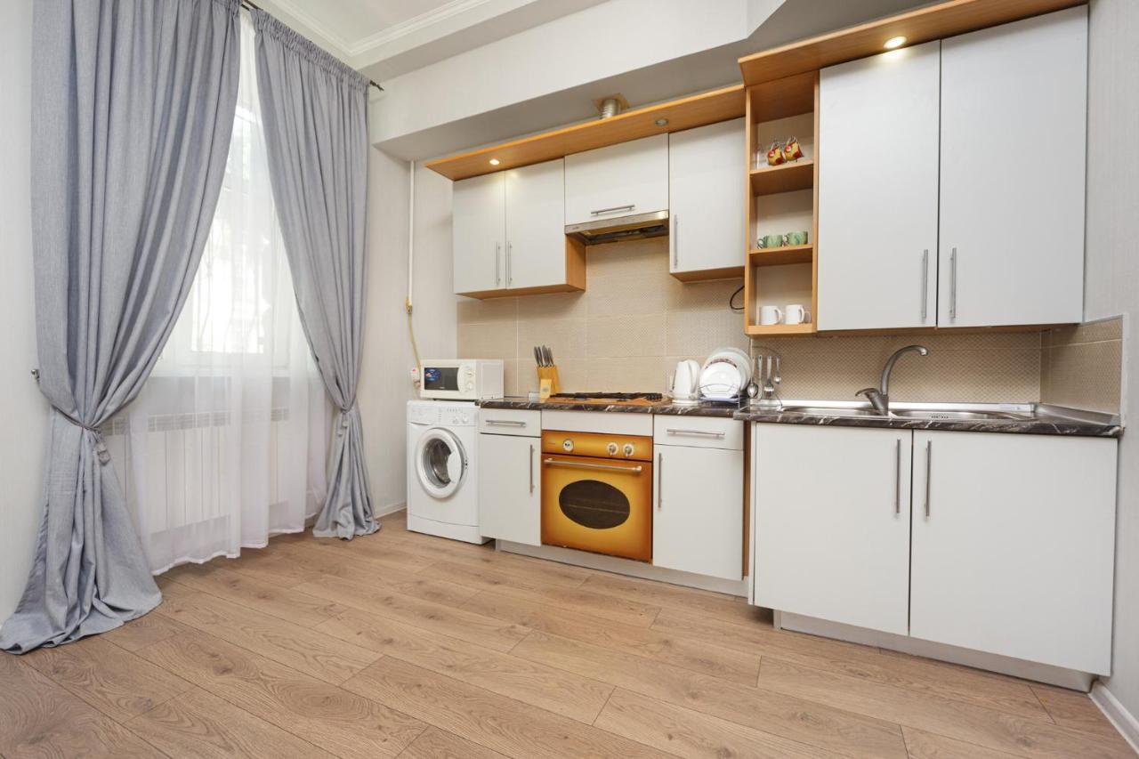 אודסה Apartment Zhukovskogo 17 מראה חיצוני תמונה