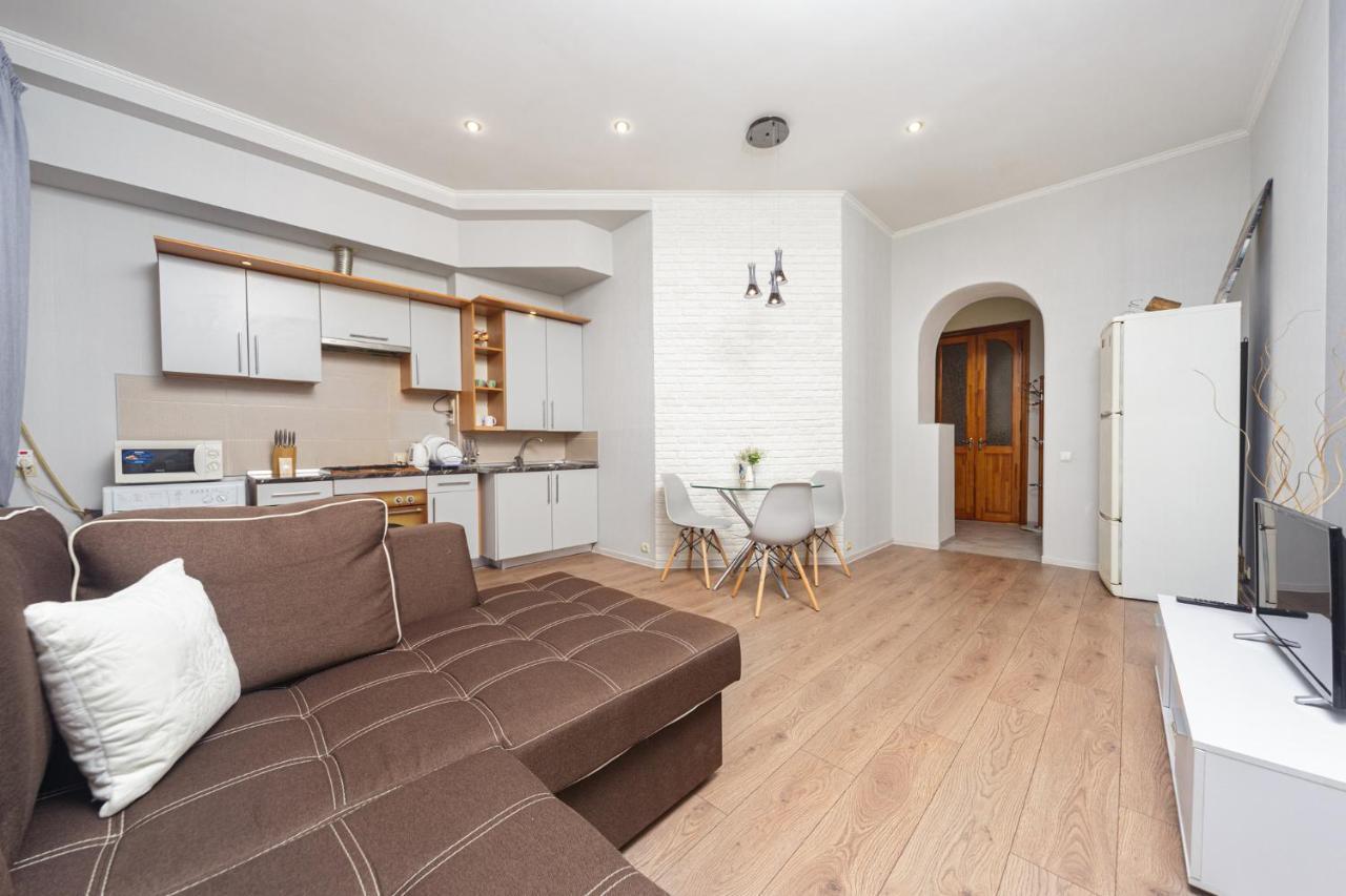 אודסה Apartment Zhukovskogo 17 מראה חיצוני תמונה