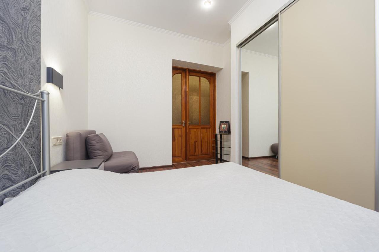 אודסה Apartment Zhukovskogo 17 מראה חיצוני תמונה