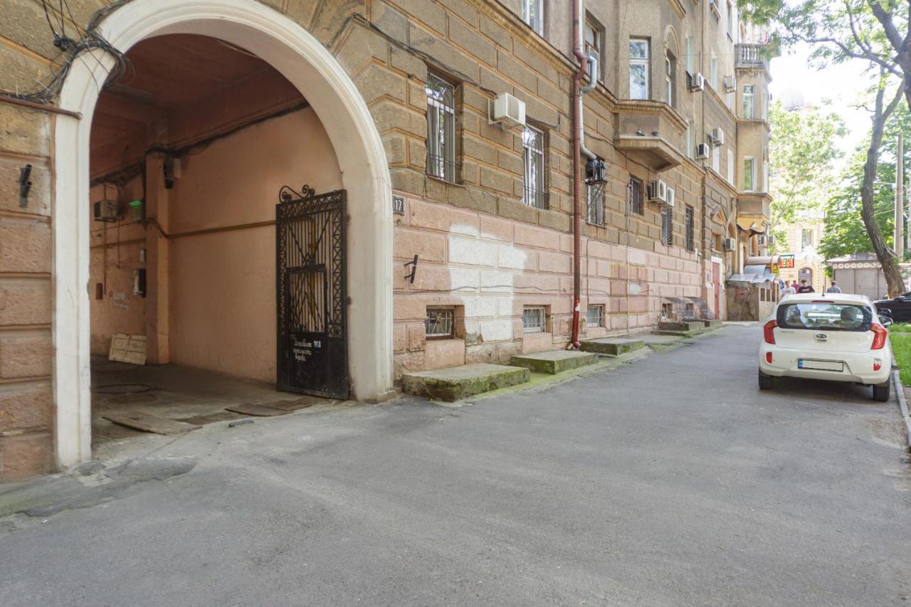 אודסה Apartment Zhukovskogo 17 מראה חיצוני תמונה