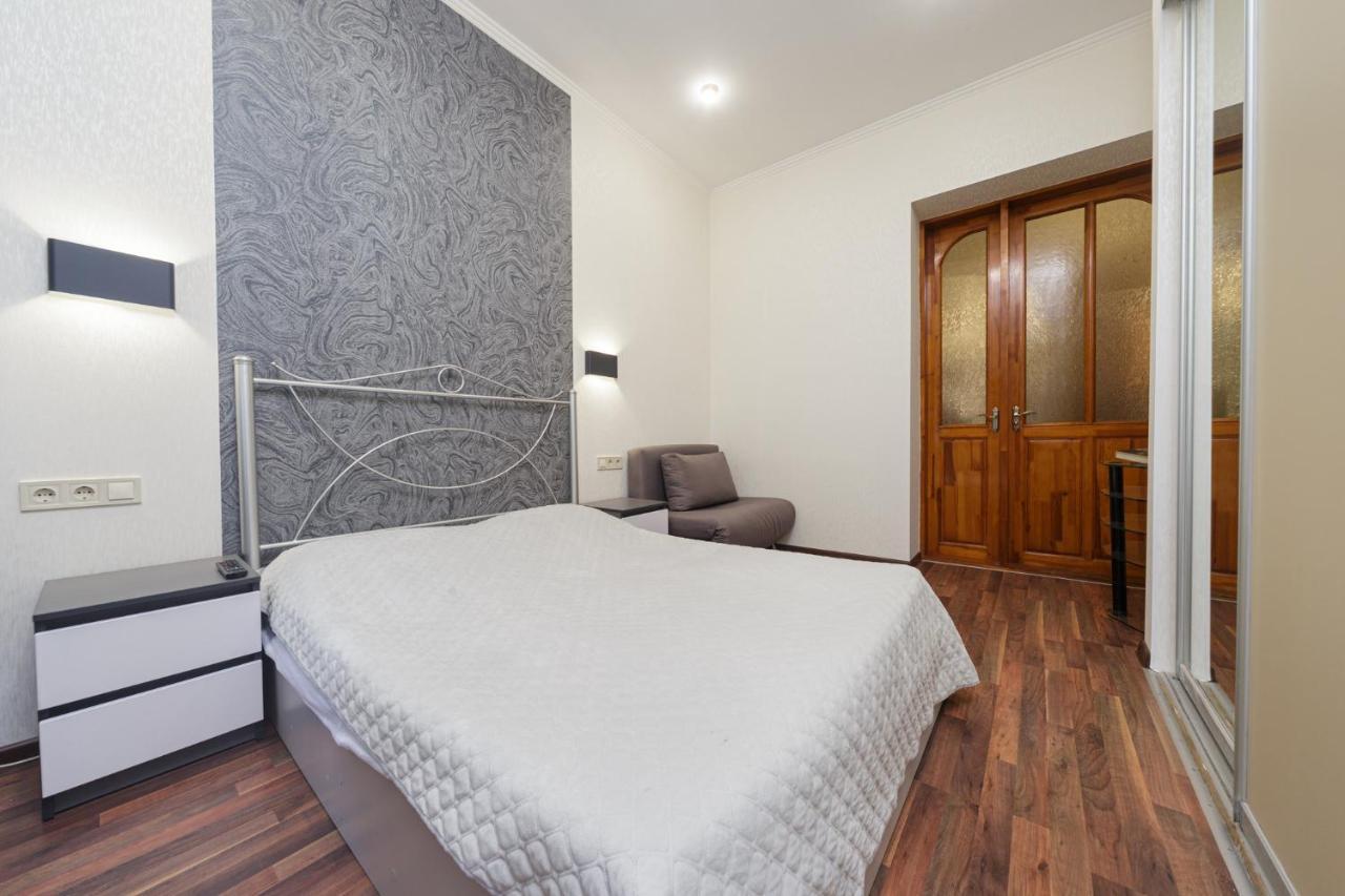 אודסה Apartment Zhukovskogo 17 מראה חיצוני תמונה
